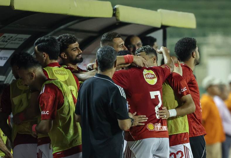 دكة بدلاء الاهلي امام الحرس