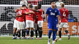 مانشستر يونايتد يفتح صفحة جديدة برحيل سداسي بارز