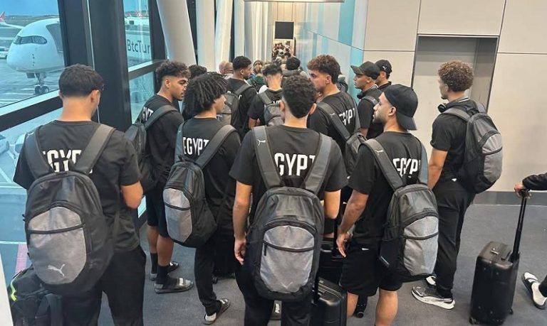 بعثة منتخب مصر للشباب تصل إلى تشيلي بعد رحلة استغرقت 26 ساعة