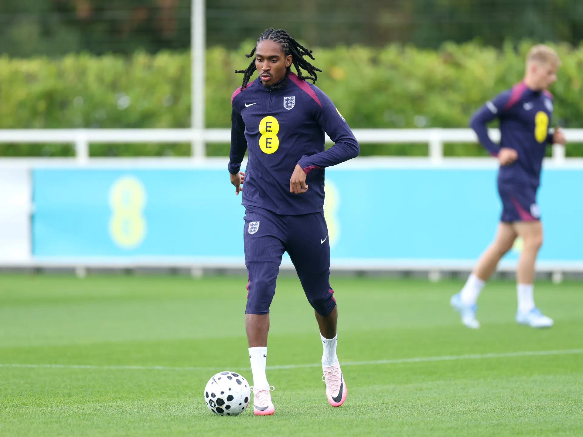 سبينس اول لاعب مسلم في منتخب انجلترا