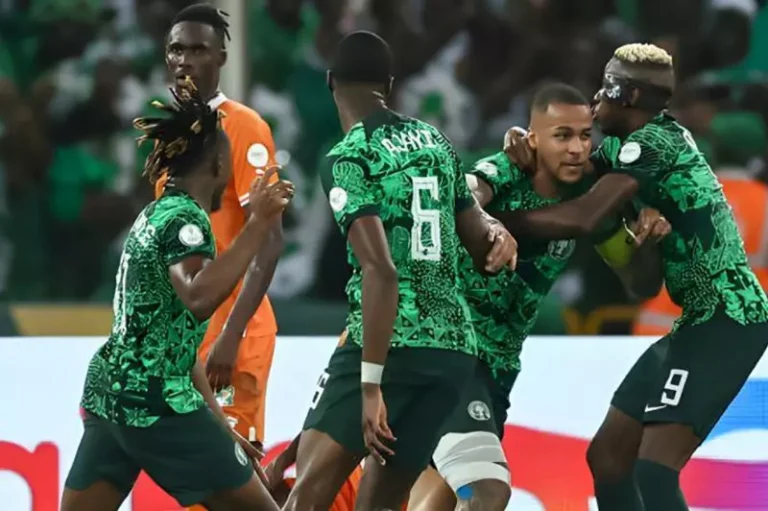 نيجيريا تتعثر أمام جنوب إفريقيا وتضع نفسها في مأزق