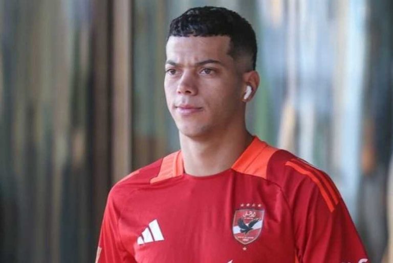 إمام عاشور يطلب 100 مليون جنيه للتجديد مع الأهلي