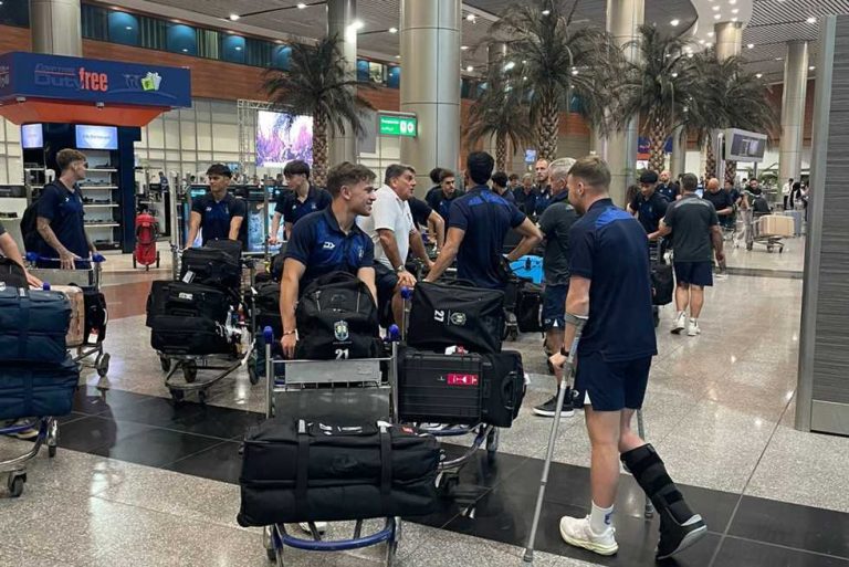 وصول بعثة أوكلاند سيتي إلى مصر استعدادًا لمواجهة بيراميدز في كأس إنتركونتيننتال