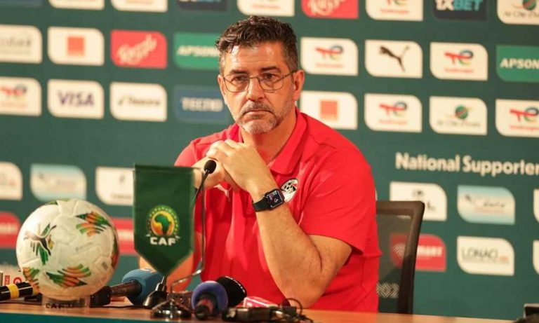 تقرير برتغالي: روي فيتوريا مرشح لتدريب الأهلي بعد رحيله عن باناثينايكوس