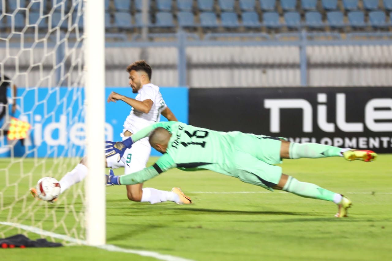 صلاح محسن يسجل هدفين مع المصري