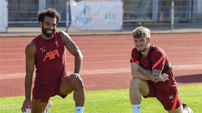 محمد صلاح يودع هارفي إليوت