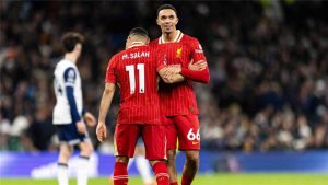محمد صلاح يفتقد شريكه المثالي في ليفربول بعد رحيل أرنولد