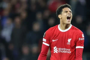ليفربول يخطط لاستعادة كوانساه في 2027 عبر بند إعادة شراء