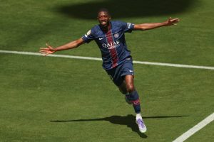 عثمان ديمبيلي يغيب عن مواجهة برشلونة بدوري أبطال أوروبا بسبب إصابة عضلية