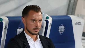 يايسله يشرح إشارته بعد التعادل مع الهلال ويثمن عودة الأهلي بالنتيجة