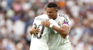 من تحت الأنقاض إلى برنابيو.. ريال مدريد يحقق حلم الطفل المغربي عبد الرحيم أوحيدة