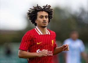 جناح منتخب مصر للشباب يشارك في تدريبات ليفربول الأول