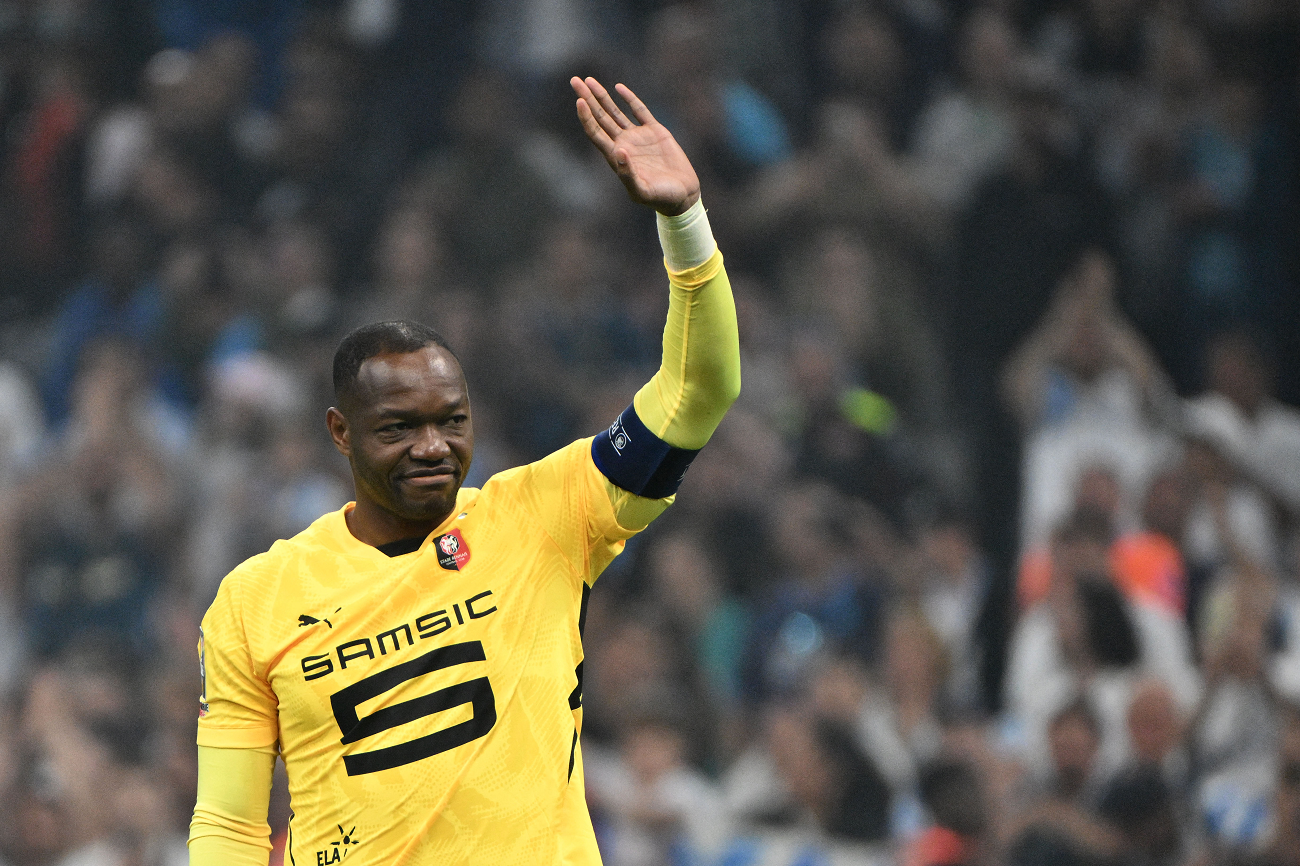 ستيف مانداندا يعتزل كرة القدم نهائيا