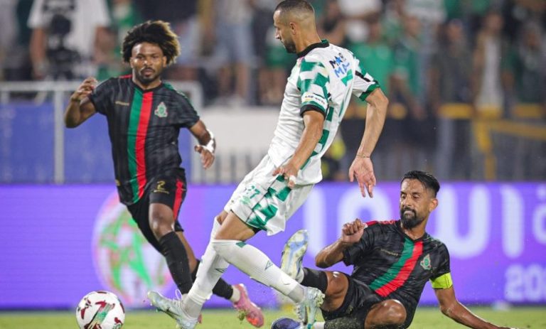 الجيش الملكي يهاجم التحكيم بعد التعادل مع الرجاء في الدوري المغربي
