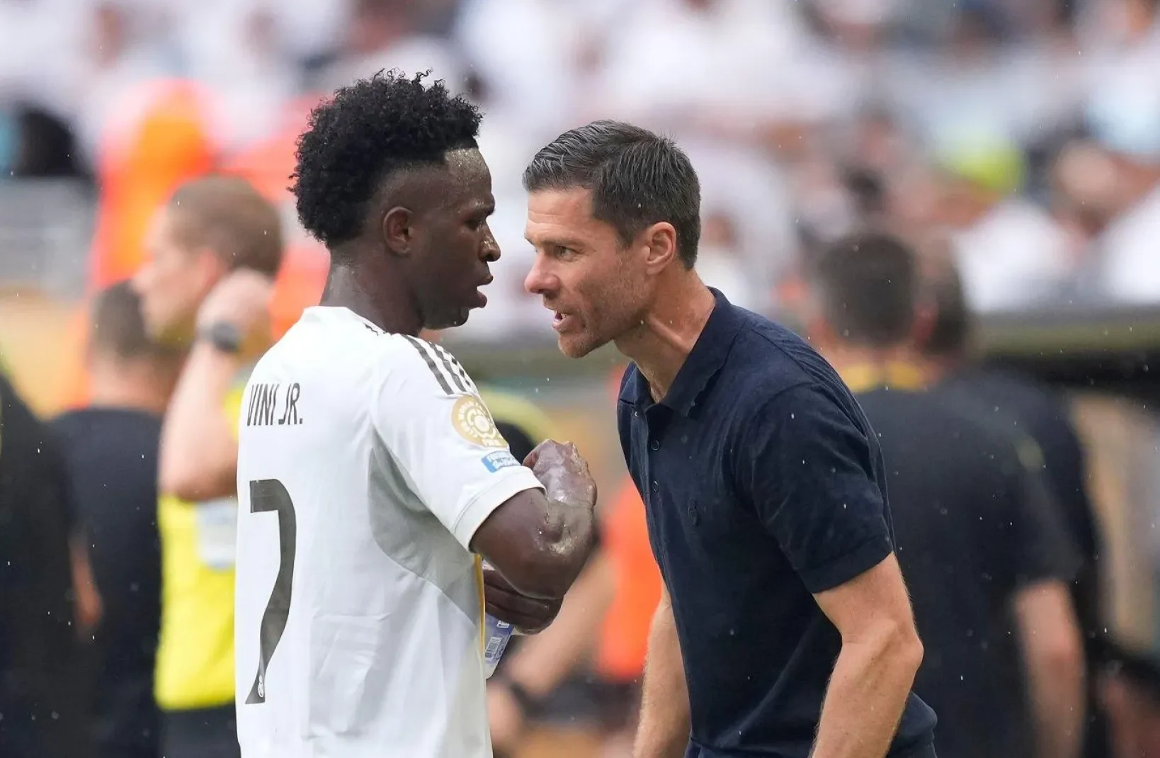 تشابي الونسو يوضح استبدال فينيسيوس