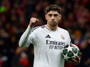 خيسوس فاييخو يشيد بفالفيردي ويعتبره القائد القادم لريال مدريد