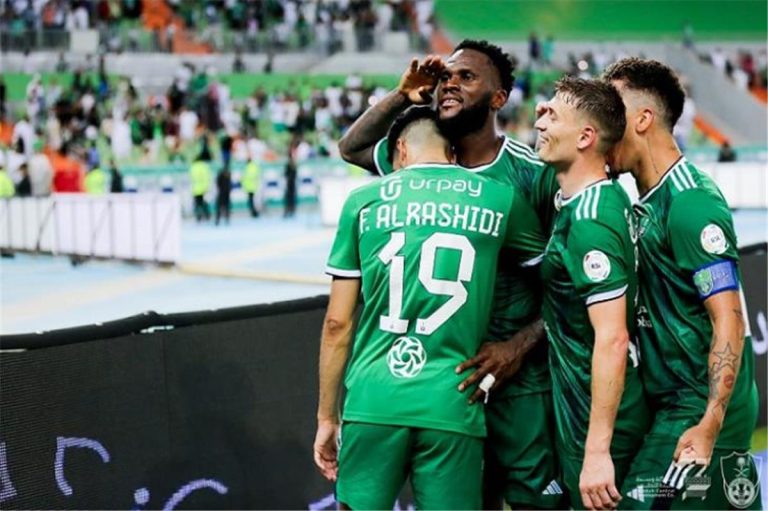 أهلي جدة يتواصل مع قنوات فضائية لحل أزمة بث مباراته ضد بيراميدز