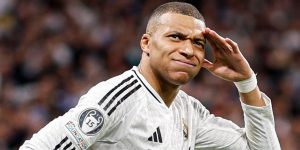 ريال مدريد يكرّم كيليان مبابي كأفضل لاعب لشهر أغسطس