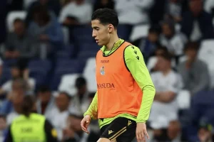 أكرد يغيب أمام ريال مدريد بسبب بروتوكول إصابات الرأس