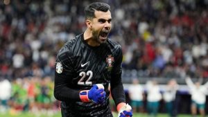 أبولا: النصر يخطط للتعاقد مع الحارس البرتغالي ديوجو كوستا