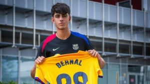 برشلونة يقيد مارك بيرنال في قائمة الفريق الأول