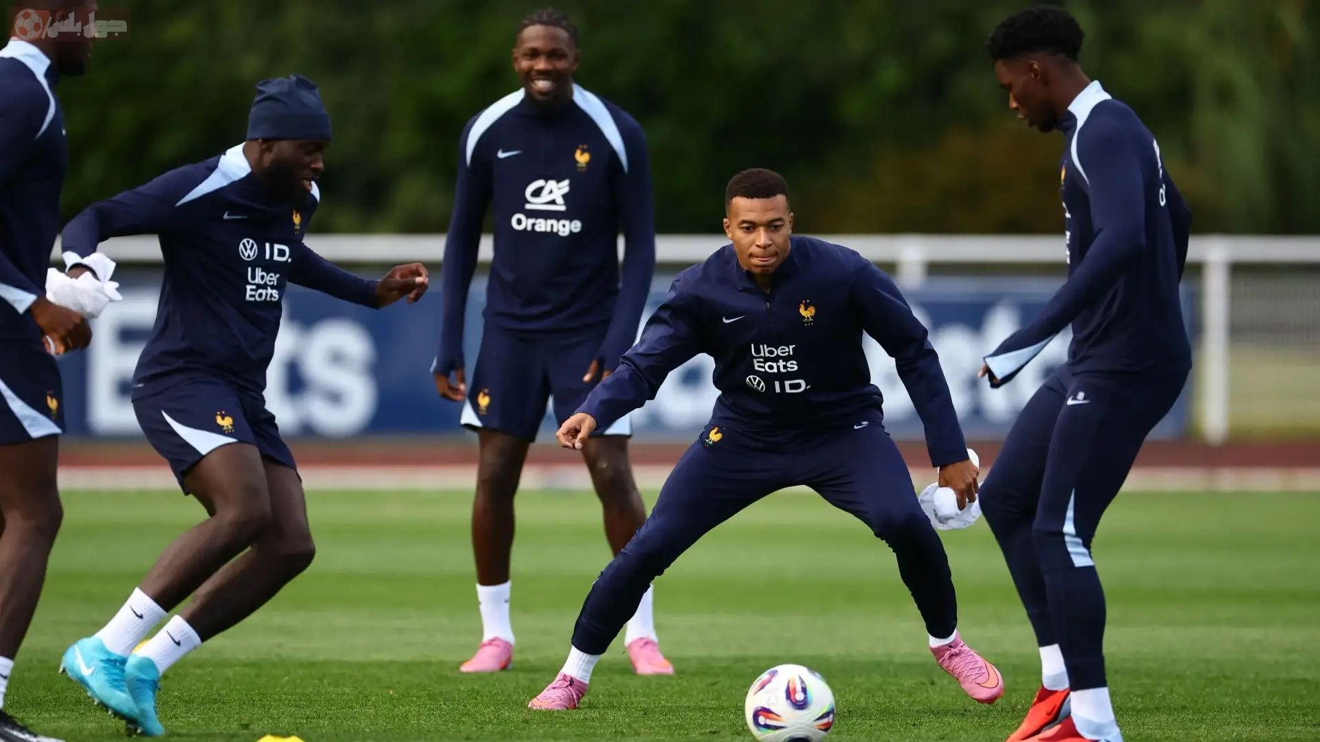 فرنسا تواجه أوكرانيا