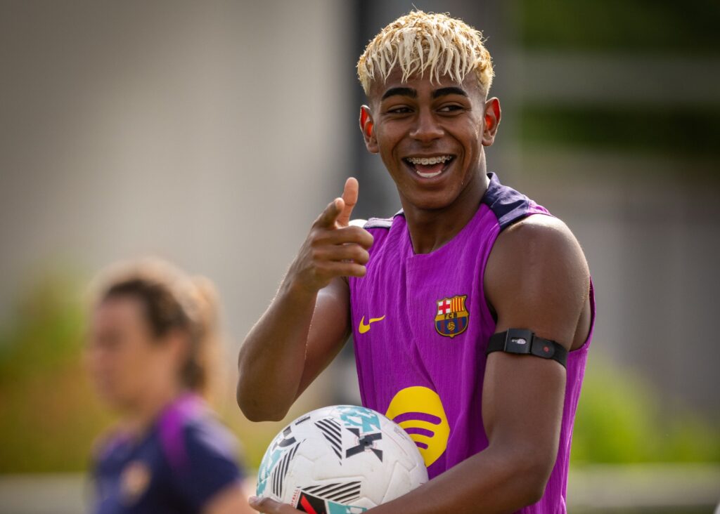 لامين يامال يغيب عن برشلونة
