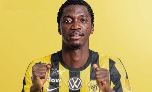الاتحاد السعودي يتفق مع محمدو دومبيا بعقد يمتد لخمس سنوات