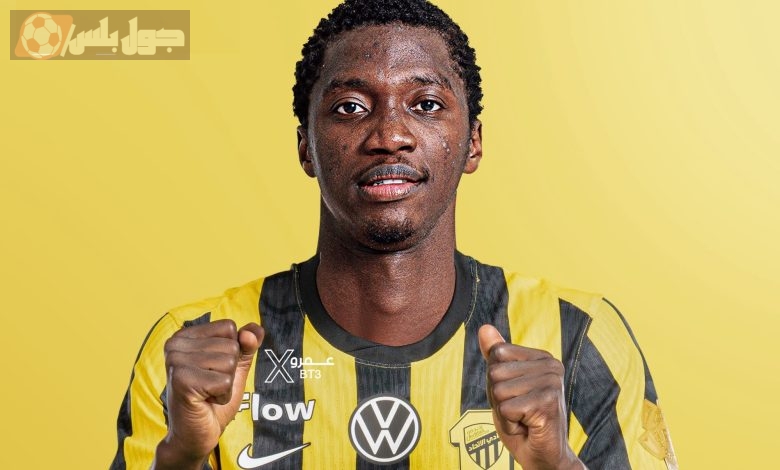 الاتحاد السعودي يتفق مع محمدو دومبيا بعقد يمتد لخمس سنوات