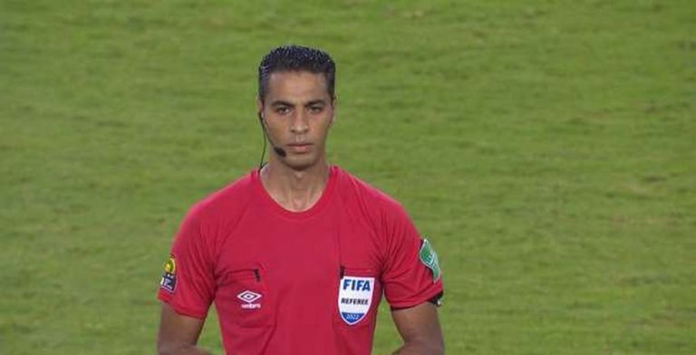 أمين عمر حكمًا لمباراة كهرباء الإسماعيلية ضد الأهلي في الدوري المصري