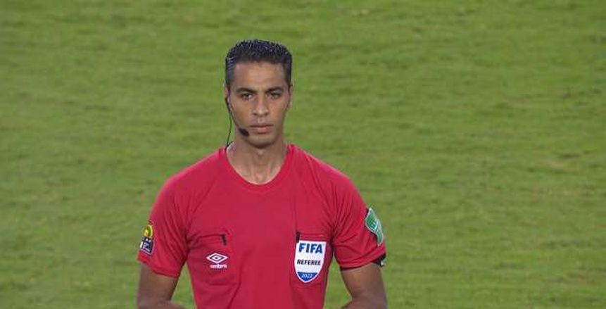 أمين عمر حكمًا لمباراة كهرباء الإسماعيلية ضد الأهلي في الدوري المصري