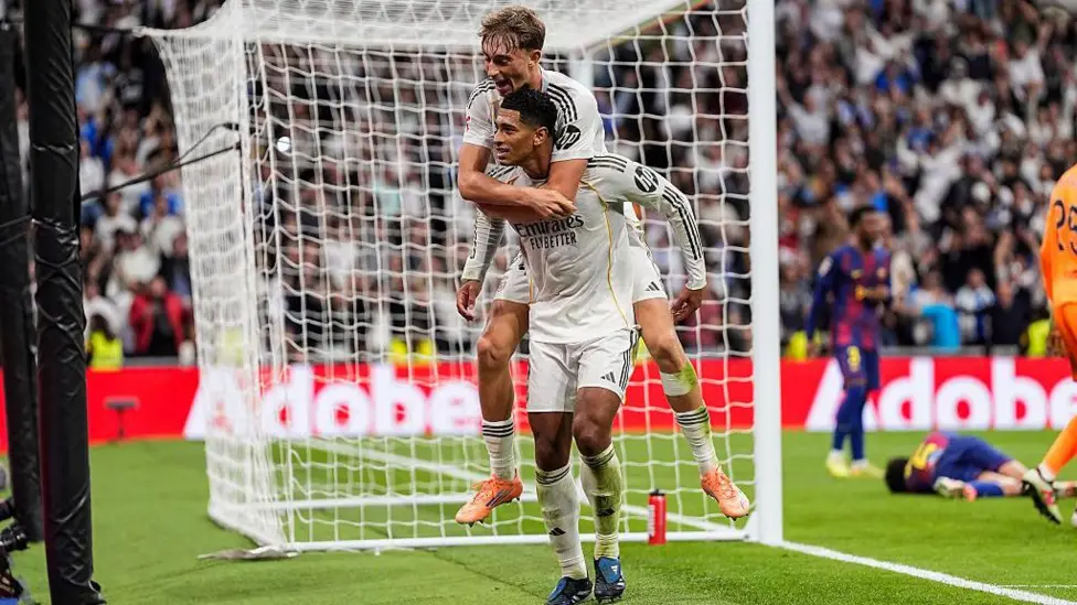 ريال مدريد يواصل صدارته لليجا بعد الفوز على برشلونة ويستعد لمواجهة فالنسيا ريال مدريد