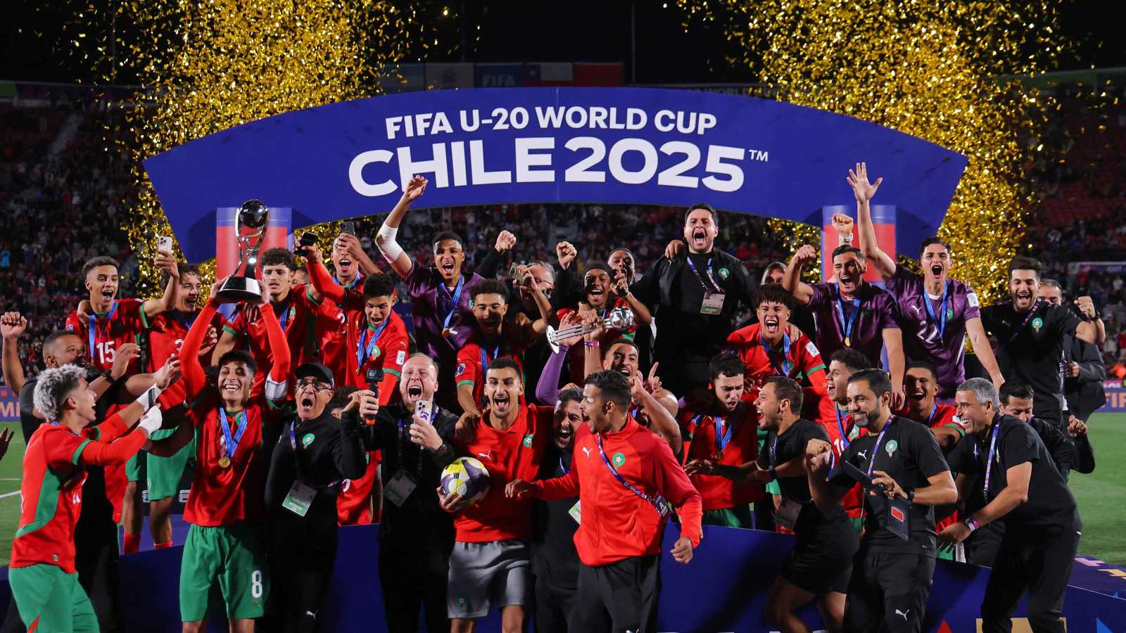 المغرب يكتب التاريخ ويتوج بكأس العالم للشباب لأول مرة في تاريخه المغرب يتوج بكاس العالم للشباب 2025