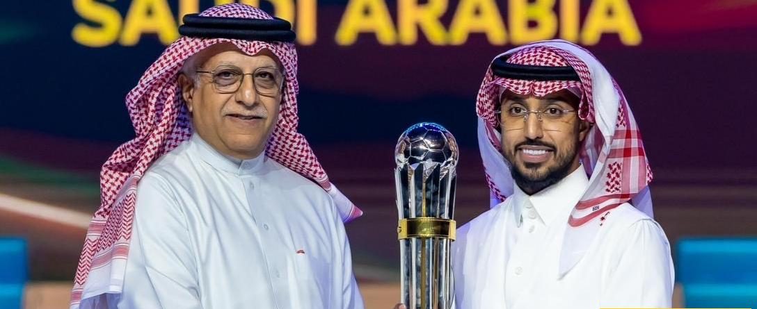 فراس البريكان يهنئ سالم الدوسري بعد فوزه بجائزة أفضل لاعب في آسيا 2025 فراس البريكان يهنئ سالم الدوسري