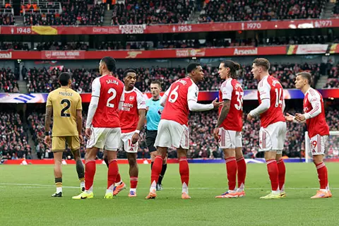 أرسنال يفشل في ضم المهاجم البرازيلي رايان أرسنال